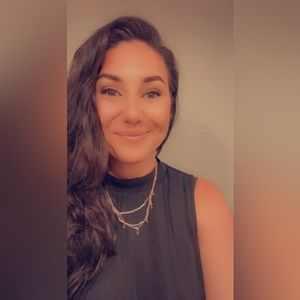 Meet your Posher, Danielle